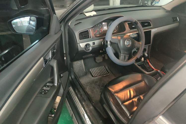 Used Volkswagen Lavida 2013 Restyled Classic 1.6L Automatic Comfort Edition Driver Seat