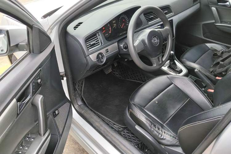 Used Volkswagen Lavida 2013 Revised Classic 1.6L Automatic Fashion Edition Driver Seat