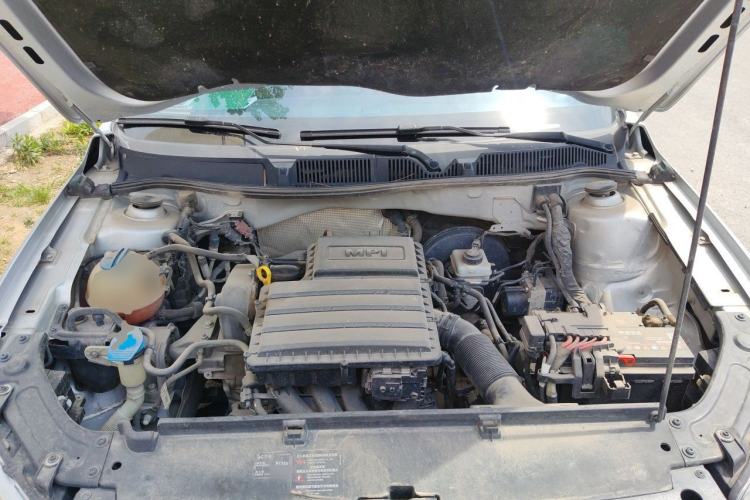 Used Volkswagen Lavida 2013 Revised Classic 1.6L Automatic Fashion Edition Engine Bay
