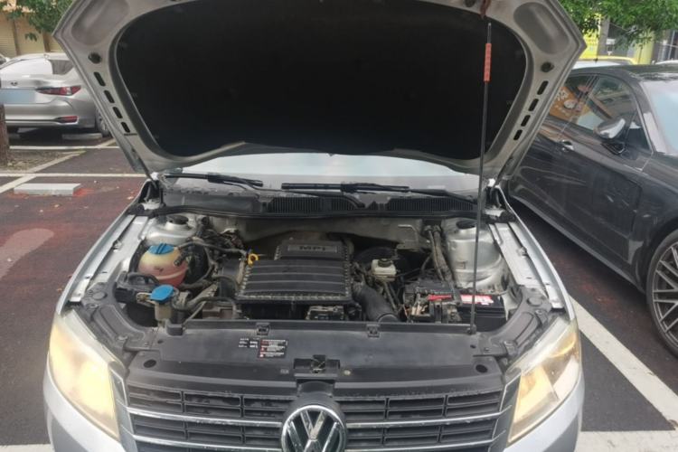 Used Volkswagen Lavida 2013 Revised Classic 1.6L Automatic Fashion Edition Engine Bay