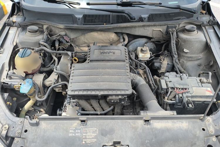 Used Volkswagen Lavida 2013 Revised Classic 1.6L Automatic Fashion Edition Engine Bay