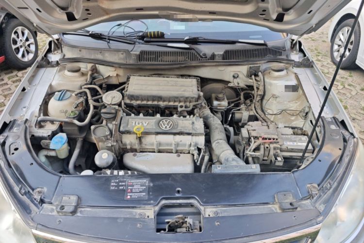 Used Volkswagen Lavida 2013 Classic 1.6L Manual Fashion Edition Engine Bay