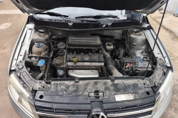Used Volkswagen Lavida 2013 1.6L Automatic Luxury Edition Engine Bay