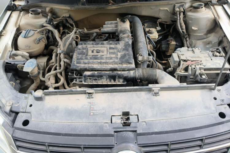 Used Volkswagen Lavida 2013 Revised Version 1.4 TSI Manual Comfort Edition Engine Bay