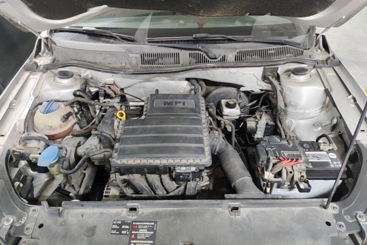 Used Volkswagen Lavida 2013 Revised Classic 1.6L Manual Fashion Edition Engine Bay