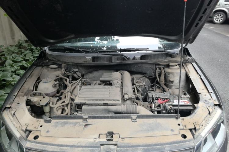 Used Volkswagen Lavida 2013 Revised Version 1.4 TSI DSG Luxury Edition Engine Bay