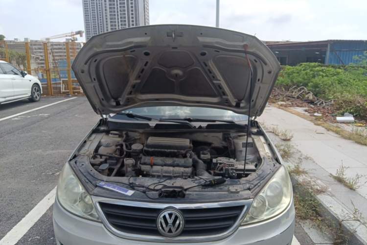 Used Volkswagen Lavida 2013 Classic 1.6L Manual Fashion Edition Engine Bay
