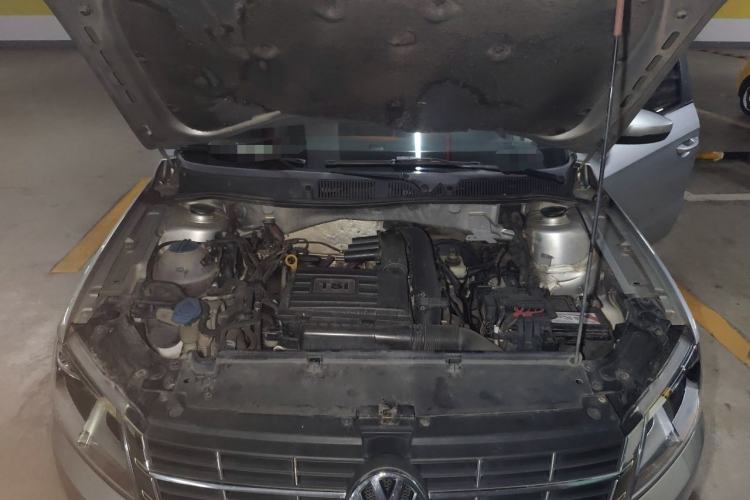 Used Volkswagen Lavida 2013 Revised Version 1.4 TSI Manual Comfort Edition Engine Bay