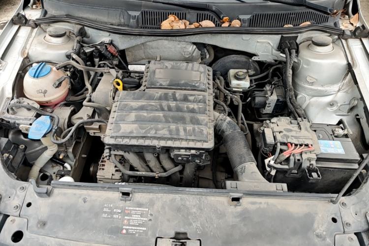 Used Volkswagen Lavida 2013 Restyled Classic 1.6L Manual Comfort Edition Engine Bay