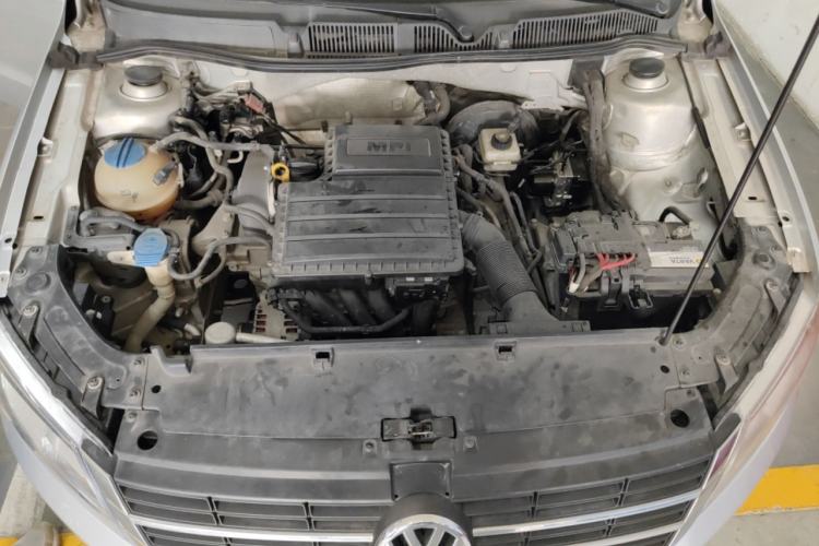 Used Volkswagen Lavida 2013 Revised Classic 1.6L Automatic Fashion Edition Engine Bay
