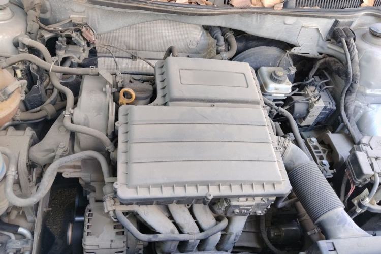 Used Volkswagen Lavida 2013 Revised Classic 1.6L Automatic Fashion Edition Engine Bay