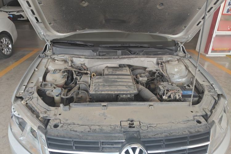 Used Volkswagen Lavida 2013 Restyled Classic 1.6L Manual Comfort Edition Engine Bay