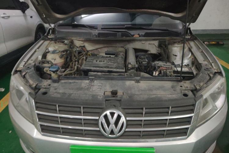 Used Volkswagen Lavida 2013 Revised Version 1.4 TSI DSG Comfort Edition Engine Bay