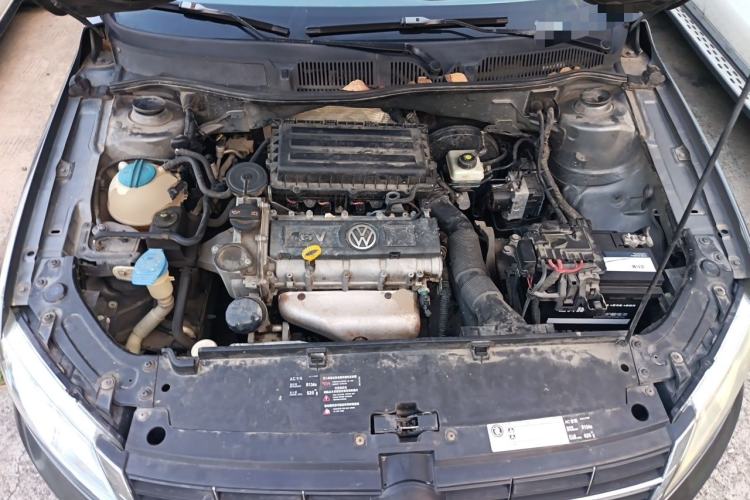 Used Volkswagen Lavida 2013 1.6L Manual Fashion Edition Engine Bay