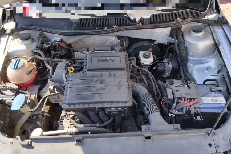 Used Volkswagen Lavida 2013 Revised Version 1.6L Automatic Luxury Edition Engine Bay