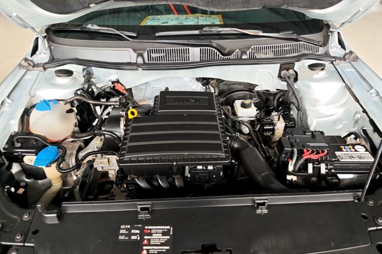Used Volkswagen Lavida 2013 Restyled Classic 1.6L Automatic Comfort Edition Engine Bay
