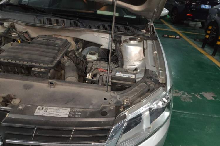 Used Volkswagen Lavida 2013 Restyled Classic 1.6L Manual Comfort Edition Engine Bay Left