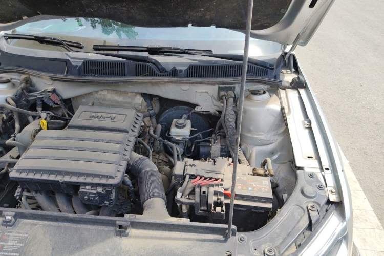 Used Volkswagen Lavida 2013 Revised Classic 1.6L Automatic Fashion Edition Engine Bay Left