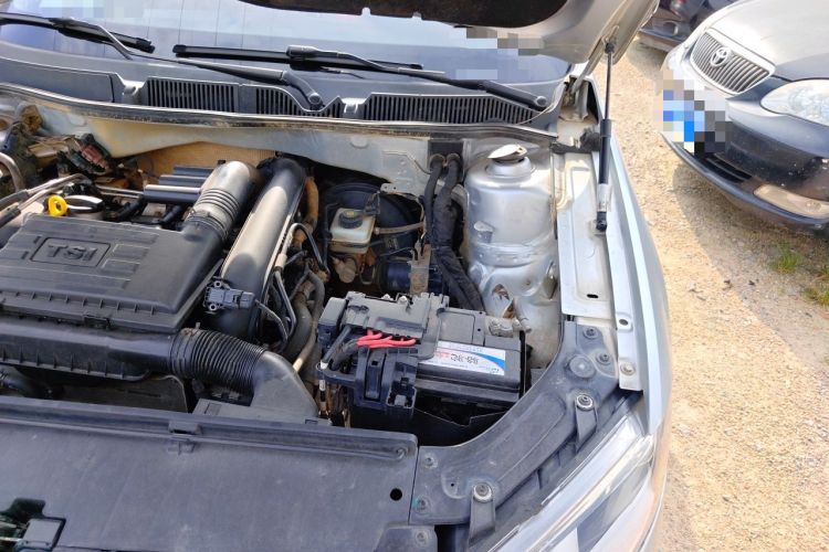 Used Volkswagen Lavida 2013 Revised Version 1.4 TSI Manual Comfort Edition Engine Bay Left
