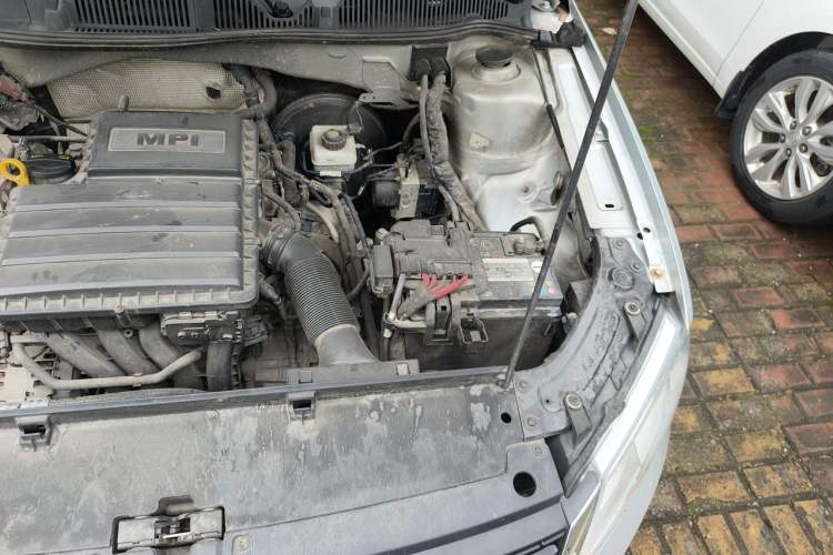 Used Volkswagen Lavida 2013 Restyled Classic 1.6L Automatic Comfort Edition Engine Bay Left