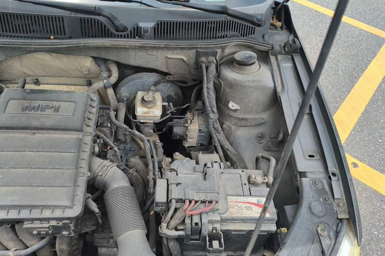 Used Volkswagen Lavida 2013 Revised Classic 1.6L Automatic Fashion Edition Engine Bay Left