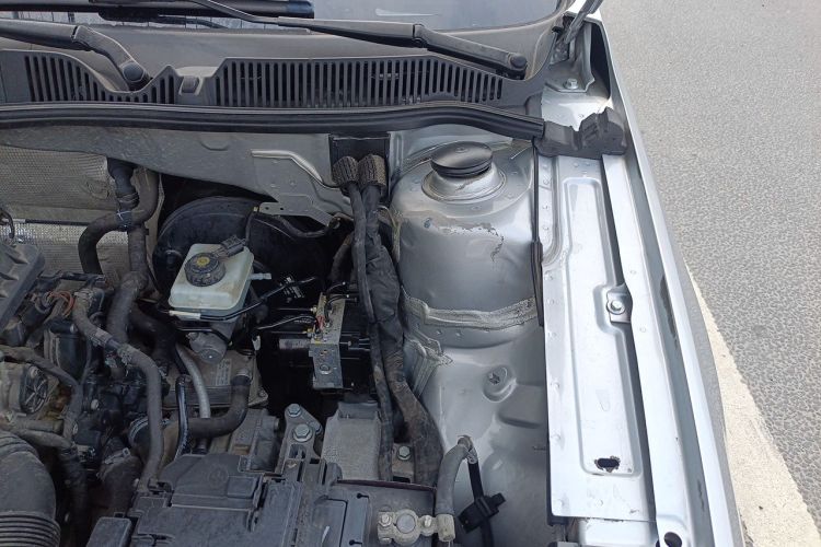 Used Volkswagen Lavida 2013 Revised Classic 1.6L Automatic Fashion Edition Engine Bay Left