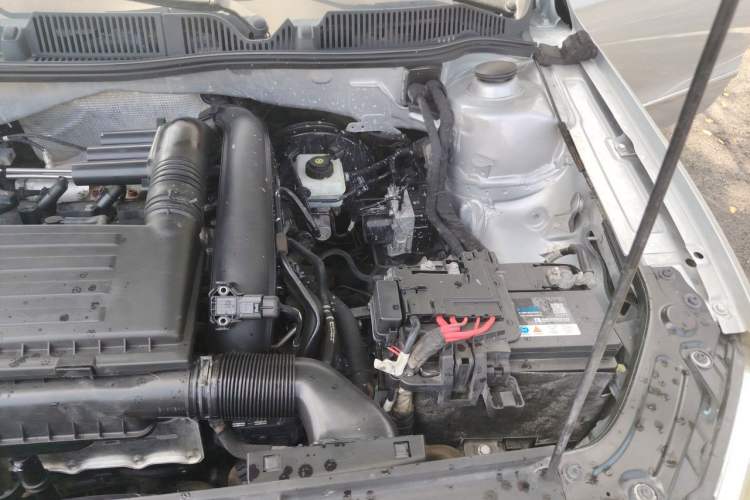 Used Volkswagen Lavida 2013 1.4TSI Manual Comfort Edition Engine Bay Left