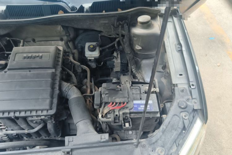 Used Volkswagen Lavida 2013 1.6L Manual Comfort Edition Engine Bay Left