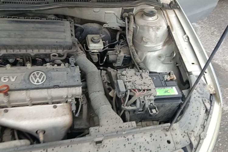 Used Volkswagen Lavida 2013 1.6L Automatic Comfort Edition Engine Bay Left