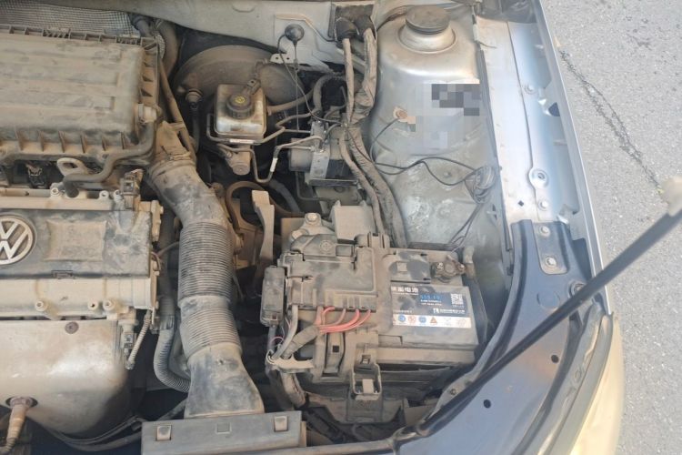 Used Volkswagen Lavida 2013 1.6L Manual Fashion Edition Engine Bay Left