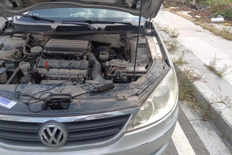 Used Volkswagen Lavida 2013 Classic 1.6L Manual Fashion Edition Engine Bay Left
