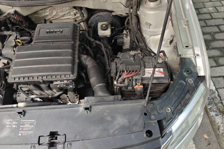 Used Volkswagen Lavida 2013 Revised Classic 1.6L Automatic Fashion Edition Engine Bay Left