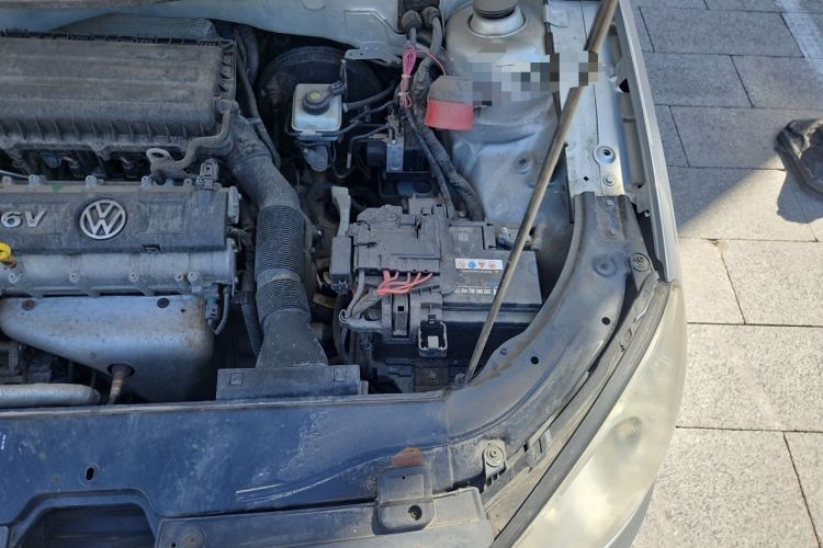 Used Volkswagen Lavida 2013 1.6L Manual Fashion Edition Engine Bay Left