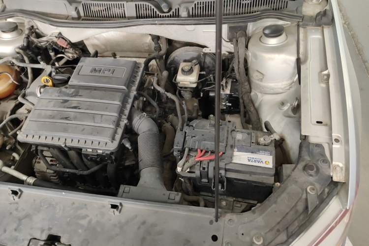 Used Volkswagen Lavida 2013 Revised Classic 1.6L Automatic Fashion Edition Engine Bay Left