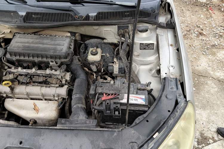 Used Volkswagen Lavida 2013 Classic 1.6L Automatic Fashion Edition Engine Bay Left