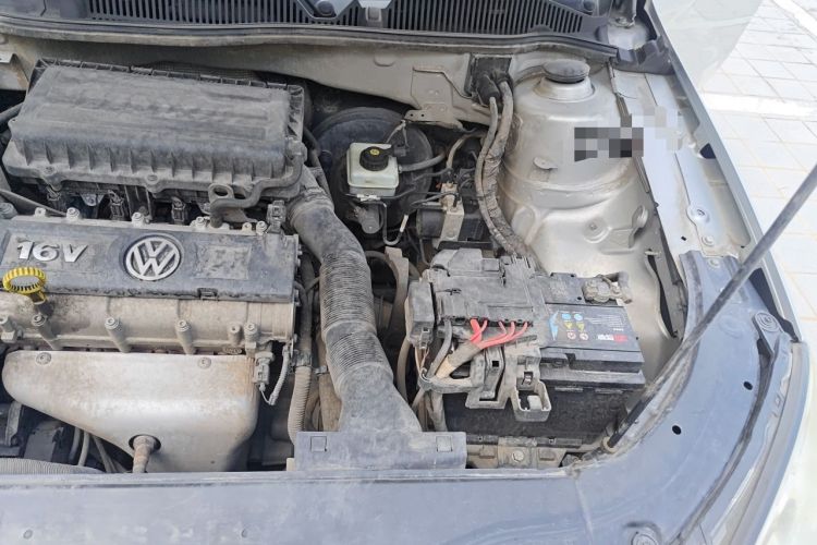 Used Volkswagen Lavida 2013 Classic 1.6L Manual Fashion Edition Engine Bay Left