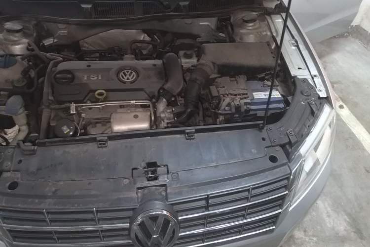 Used Volkswagen Lavida 2013 1.4TSI Manual Comfort Edition Engine Bay Left