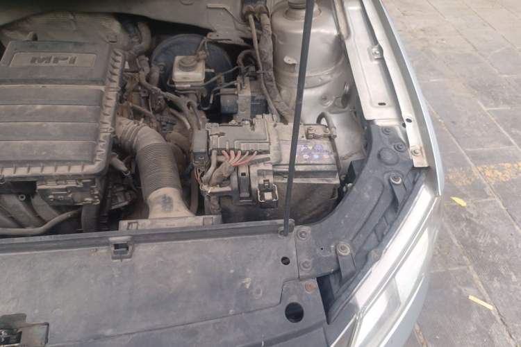 Used Volkswagen Lavida 2013 Restyled Classic 1.6L Automatic Comfort Edition Engine Bay Left