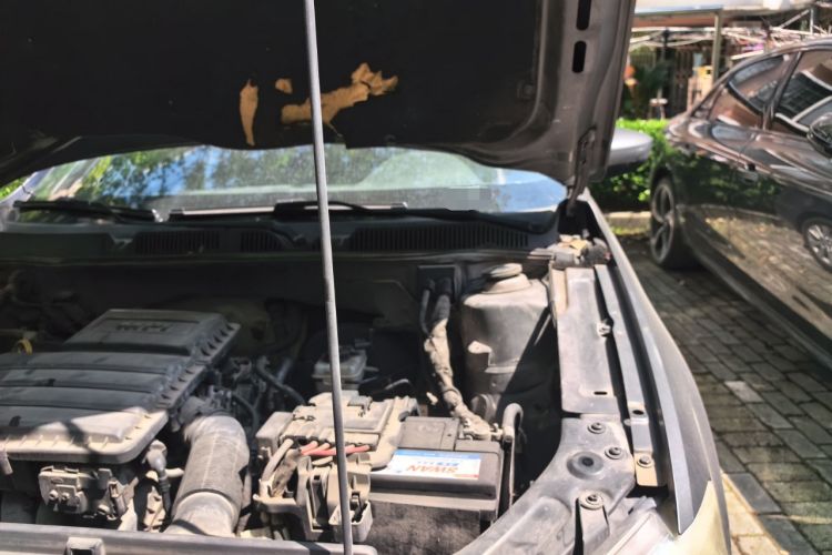 Used Volkswagen Lavida 2013 Restyled Classic 1.6L Automatic Comfort Edition Engine Bay Left