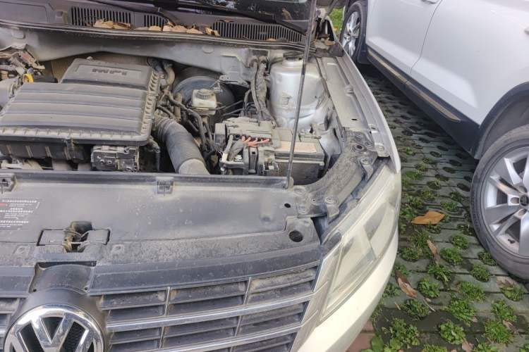 Used Volkswagen Lavida 2013 Restyled Classic 1.6L Automatic Comfort Edition Engine Bay Left