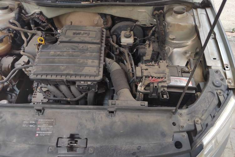 Used Volkswagen Lavida 2013 Revised Classic 1.6L Automatic Fashion Edition Engine Bay Left