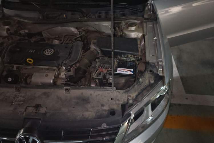 Used Volkswagen Lavida 2013 1.4TSI DSG Comfort Edition Engine Bay Left