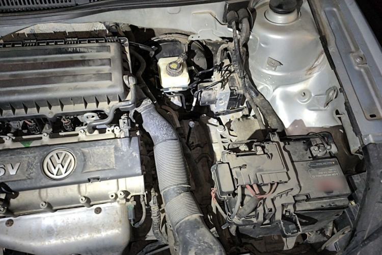Used Volkswagen Lavida 2013 1.6L Automatic Luxury Edition Engine Bay Left