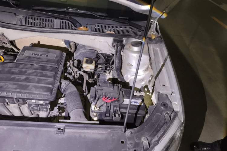 Used Volkswagen Lavida 2013 Revised Classic 1.6L Manual Fashion Edition Engine Bay Left
