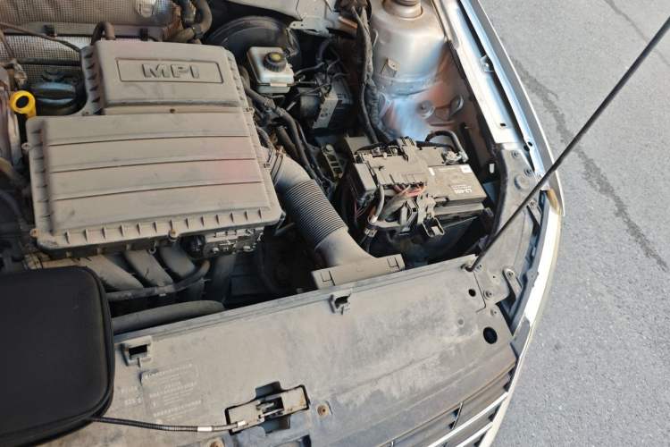 Used Volkswagen Lavida 2013 Restyled Classic 1.6L Automatic Comfort Edition Engine Bay Left