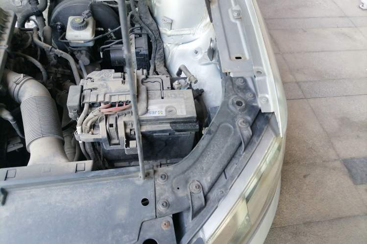 Used Volkswagen Lavida 2013 Revised Classic 1.6L Automatic Fashion Edition Engine Bay Left