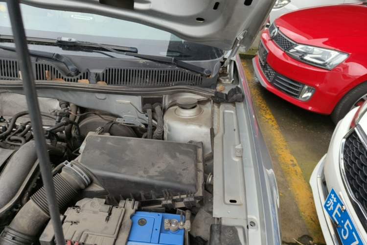 Used Volkswagen Lavida 2013 1.4TSI DSG Comfort Edition Engine Bay Left