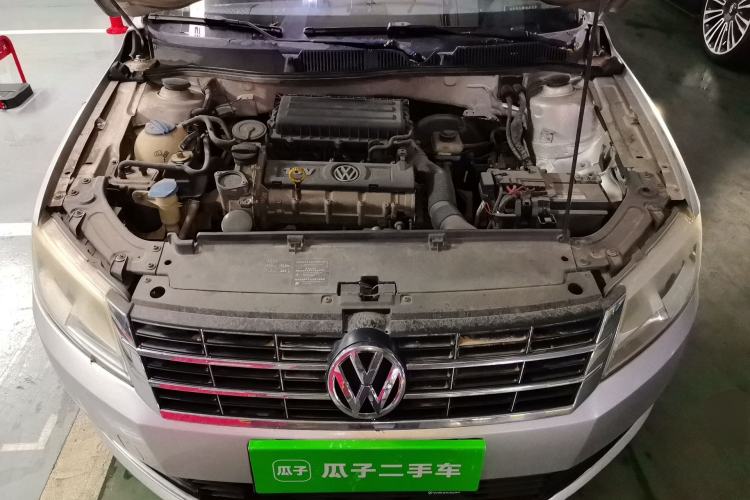 Used Volkswagen Lavida 2013 1.6L Manual Comfort Edition Engine Bay