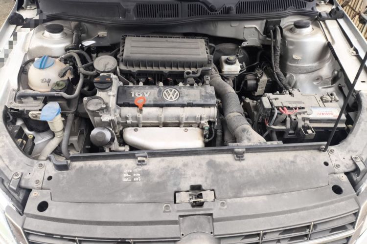 Used Volkswagen Lavida 2013 1.6L Automatic Comfort Edition Engine Bay