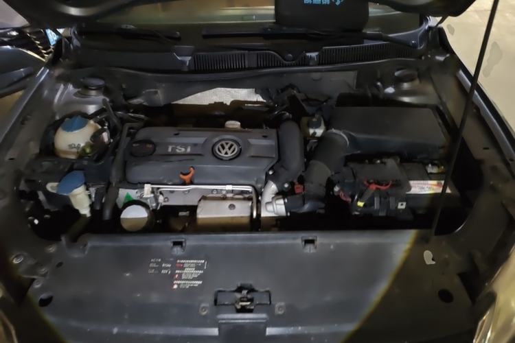 Used Volkswagen Lavida 2013 1.4TSI DSG Luxury Edition Engine Bay